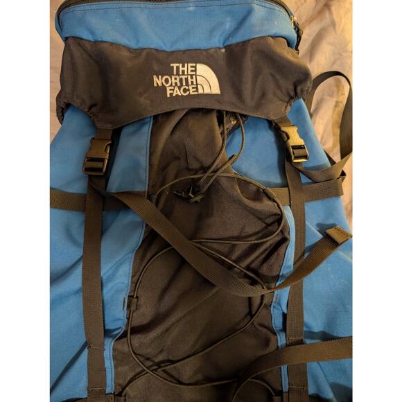 The North Face Venture Large capacity Outdoor Backpack - Picture 2 of 5